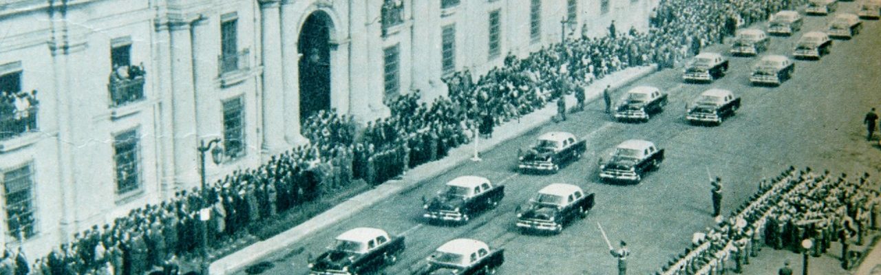 Desfile radiopatrullas 1957